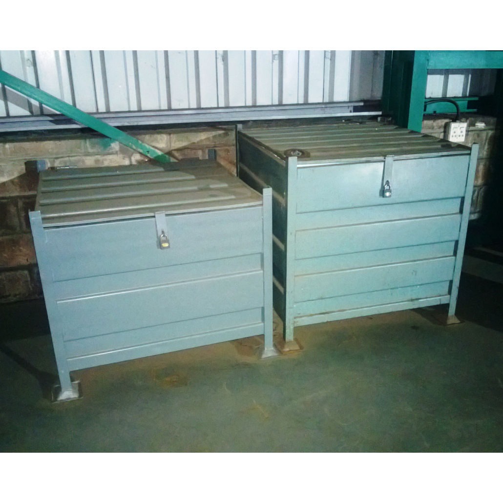 Lockable stackable bins